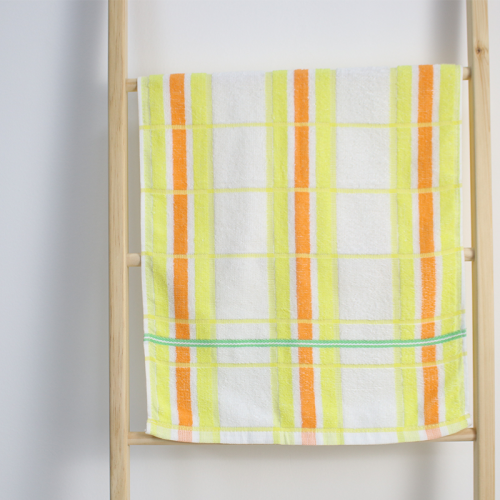 Plaid hand towel